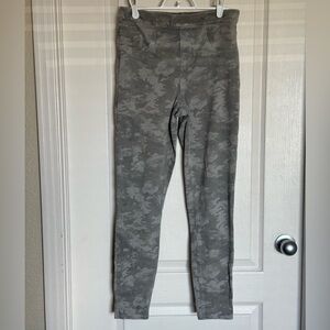 SPANX Womens M Camouflage Leggings - Gray